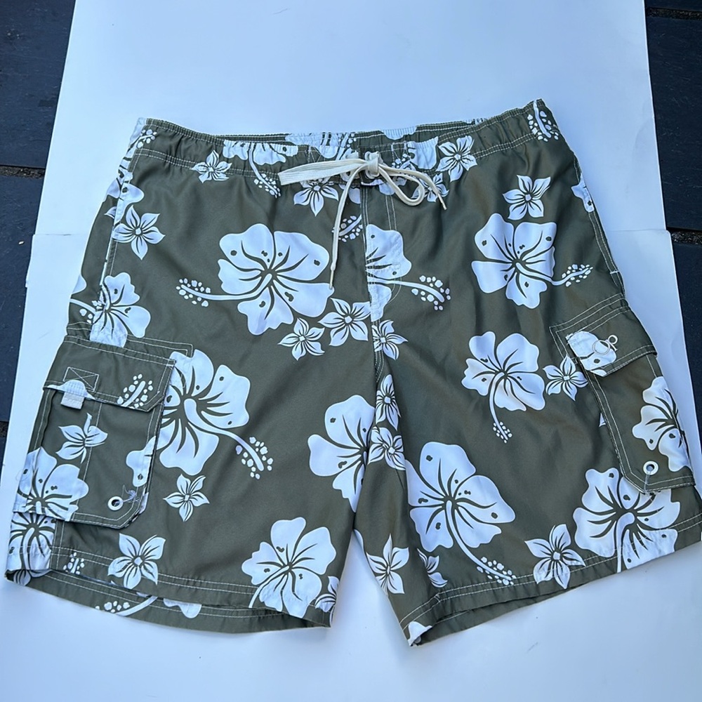 Op Mens floral bathing shorts with tie front & 2 side pockets SZ Large